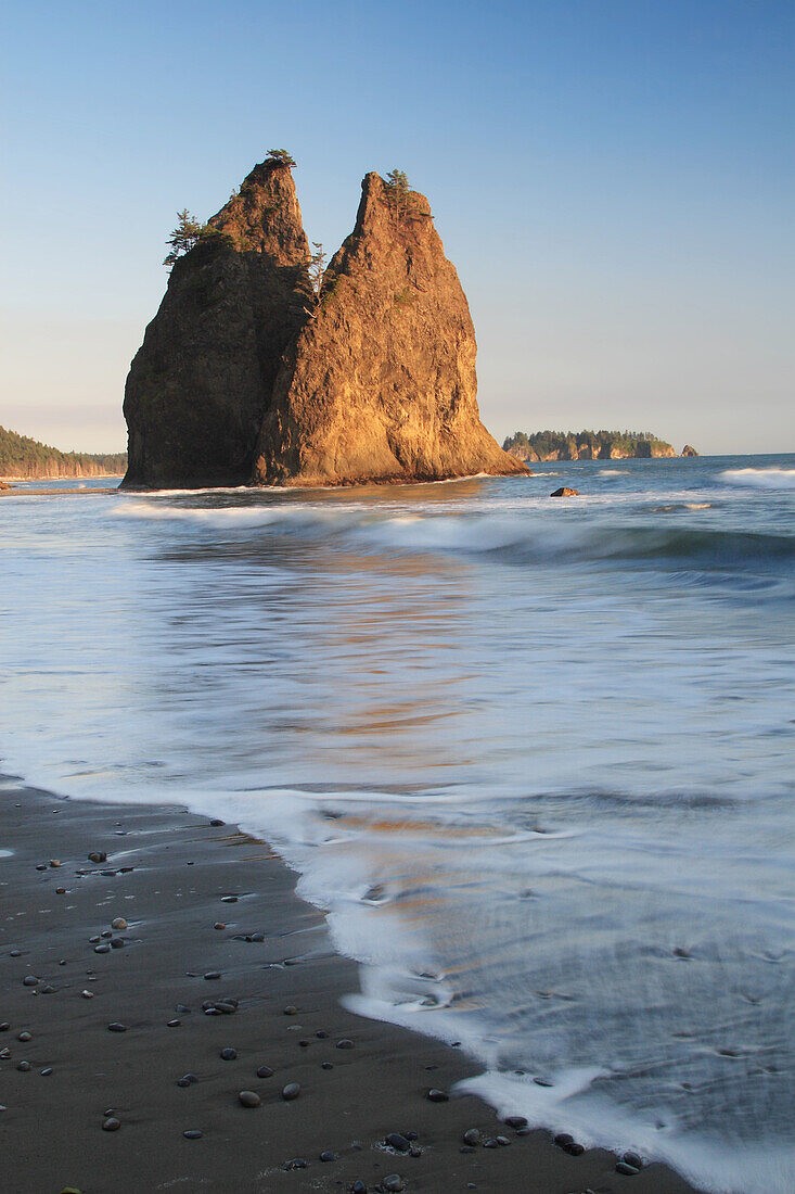 Rialto Beach in Olympic Seashore. Olympic National Park. Washington.