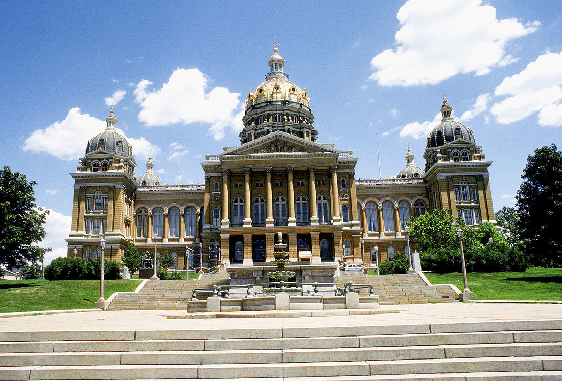 State Capitol building, Des Moines. Iowa, USA