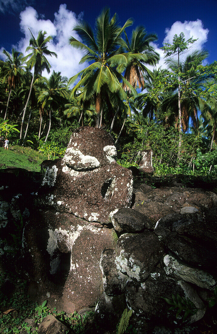 Die archäologische Stätte Paeke auf der Insel Nuku Hiva, Französisch Polynesien