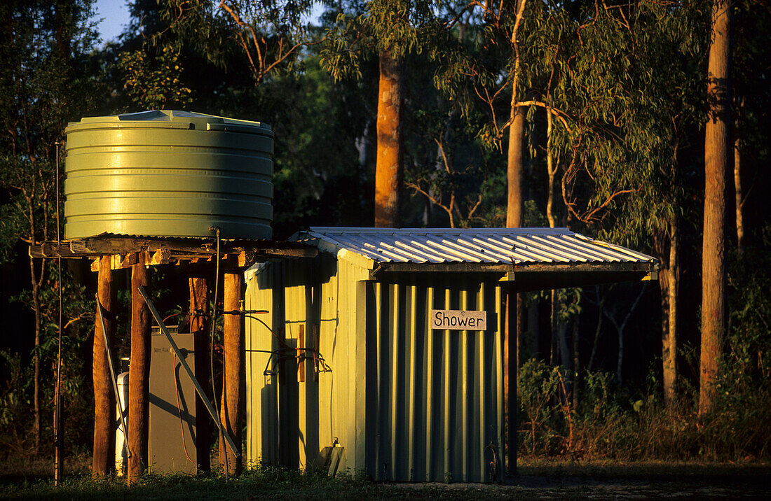 Dusche an einem Campingplatz bei der Moreton Telegraph Station on the Cape York Peninsula, Queensland, Australia