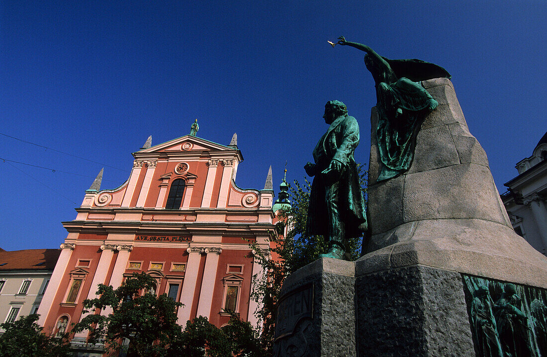 The historic old city of Ljubljana with Franciscan Church of the Annunciation, Ljubljana, Slovenia