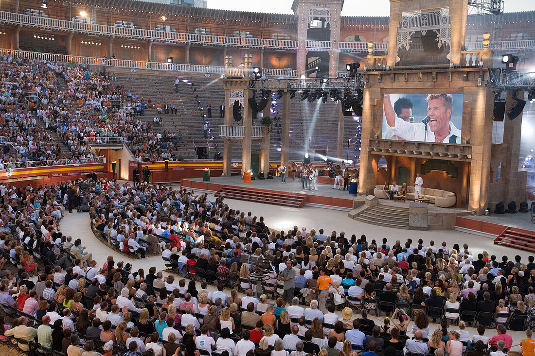 Performance by Dieter Bohlen and Mark Medlock at Wetten, dass... German Television Production, Palma Plaza de Toros Arena, Palma, Mallorca, Balearic Islands, Spain