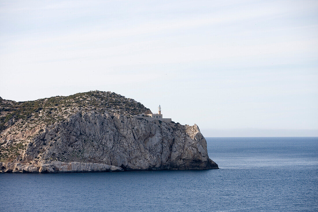 Leuchtturm auf Sa Dragonera Insel, Blick von Sant Elm, Mallorca, Balearen, Spanien, Europa