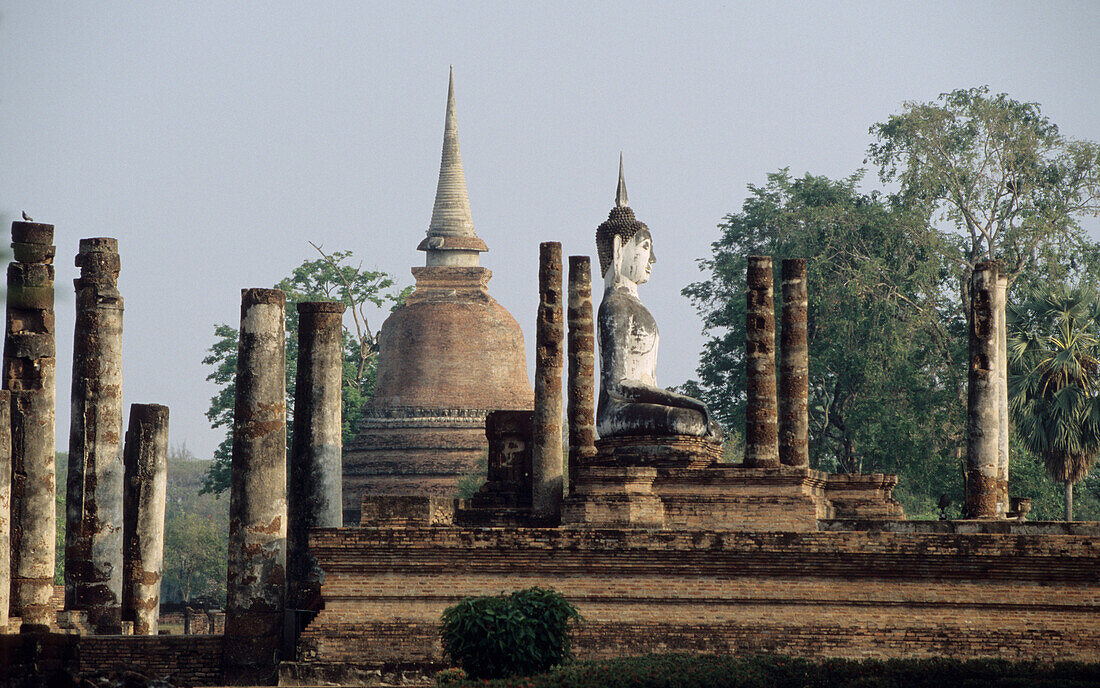 Wat Mahathat Temple, Temple of the Great Relic, Old Sukhothai, North Thailand, Thailand