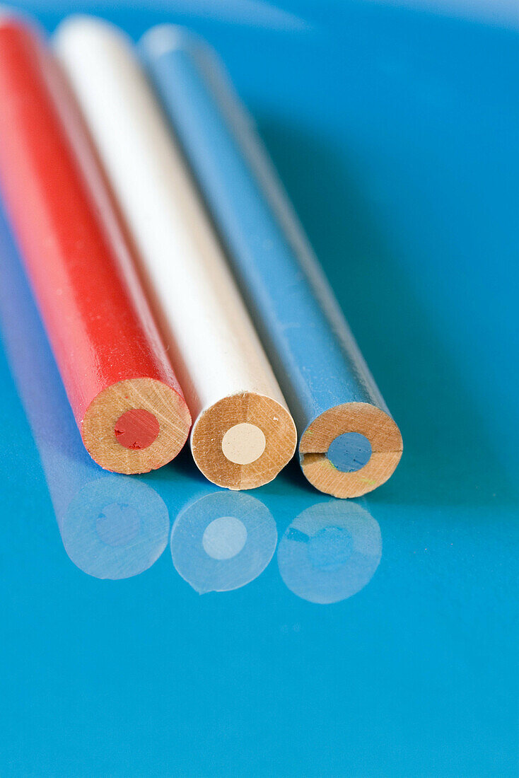 Pencils lined up in country colours
