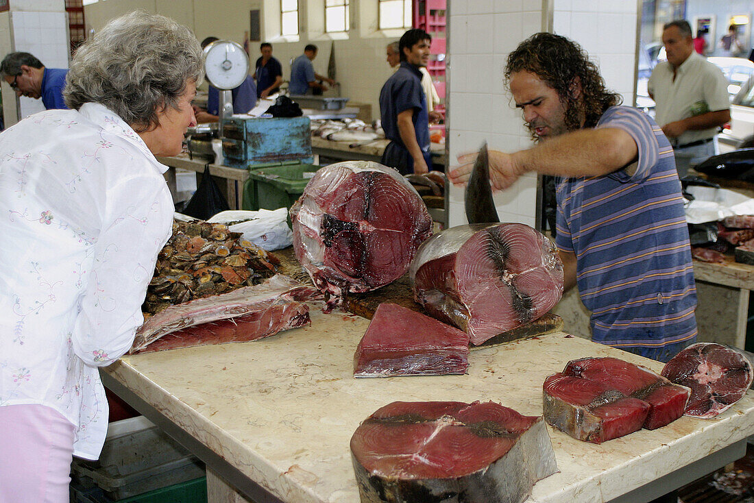 Tuna. Fish market. Mercado dos Lavradores. Funchal. Madeira. Portugal