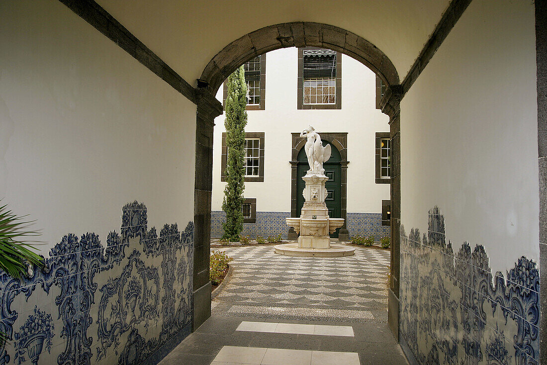 Townhall courtyard. Praça do Municipio. Funchal. Madeira. Portugal