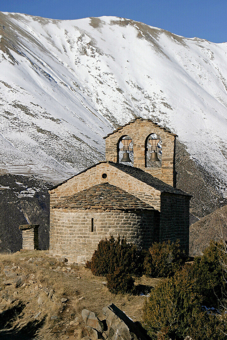 Sant Quirc de Durro. Romanesque hermitage. Durro. Alta Ribagorça. Lleida. Spain