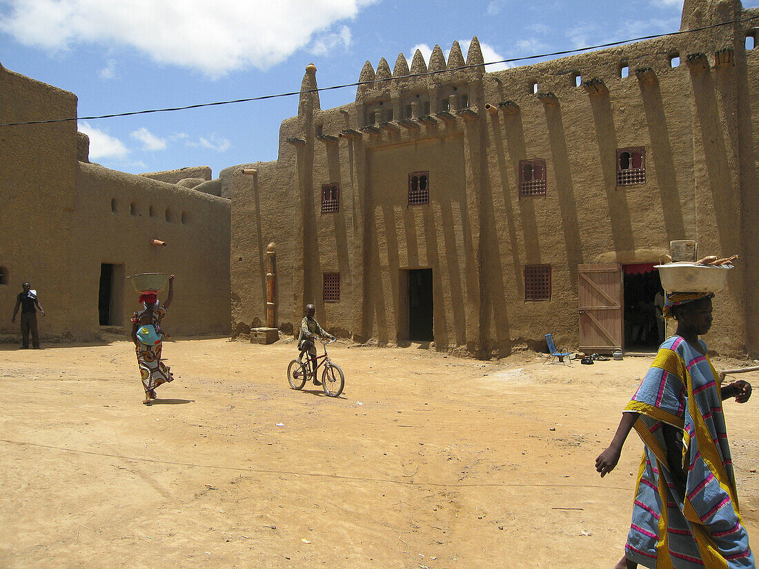 Typical houses, Djenné. Mali