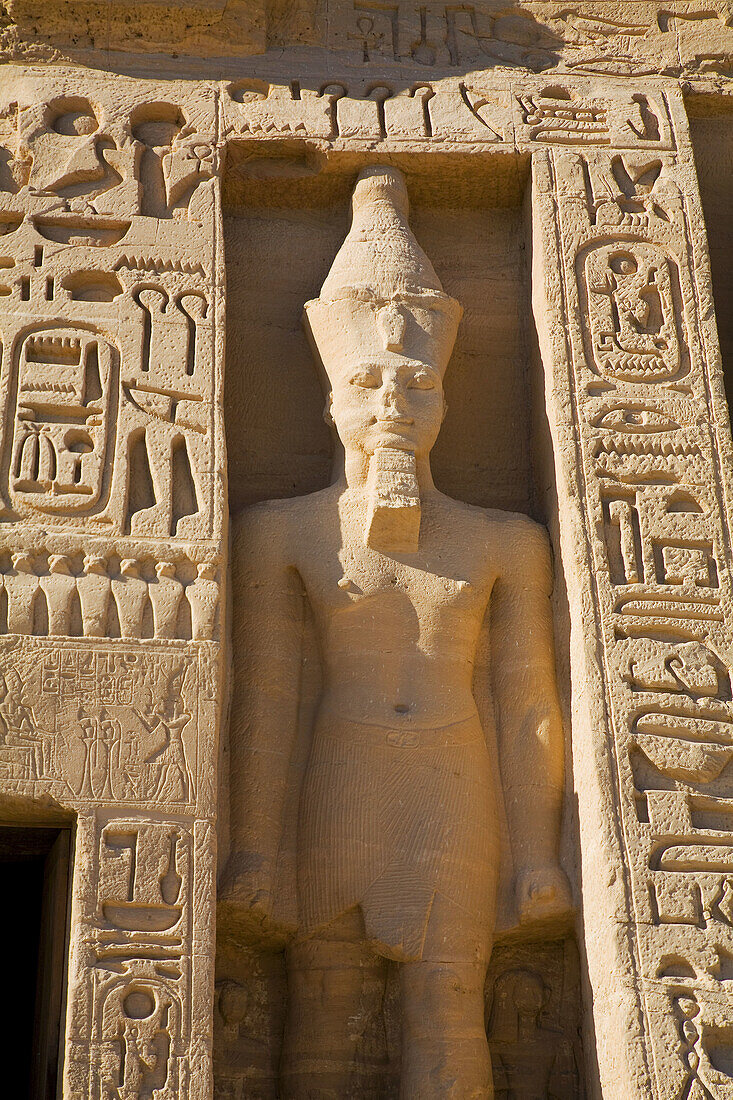 Ramsés II statue in Hathor Temple. Abu Simbel. Aswan.Egypt