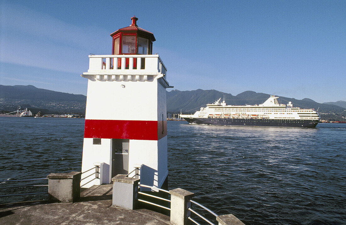 Alaska Cruisse Ship. Lighthouse. Brockton Point. Stanley Park. Vancouver. British Columbia. Canada