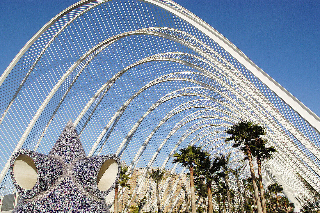 Umbracle, City of Arts and Sciences, by S. Calatrava. Valencia. Spain