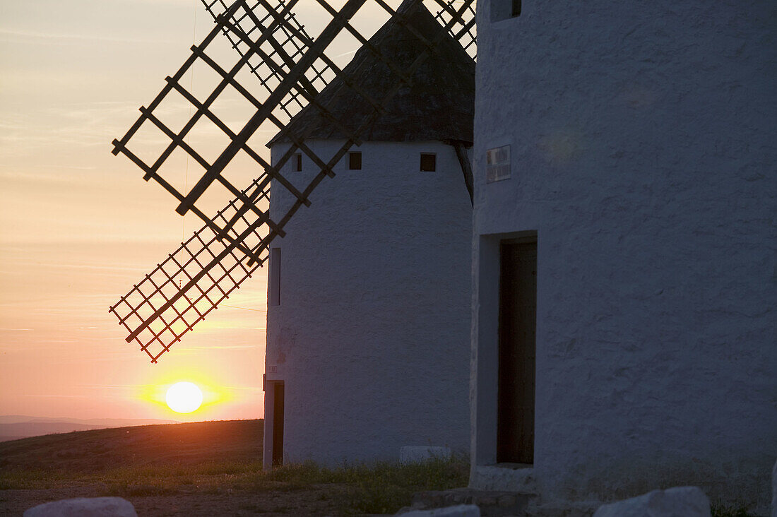 Architecture, Cloud, Clouds, Color, Colour, Country, Countryside, Europe, Evening, Exterior, Night, Nighttime, Old fashioned, Old-fashioned, Outdoor, Outdoors, Outside, Rural, Sail, Sails, Silhouette, Silhouettes, Skies, Sky, Spain, Sunset, Sunsets, Trave