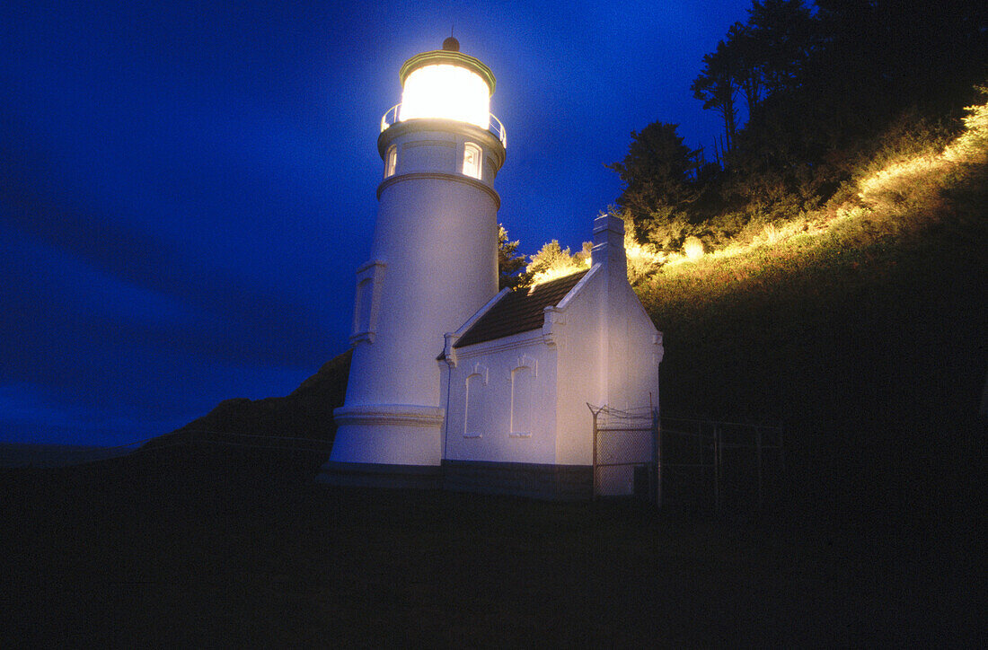 Sunrise. Heceta Head lighthouse. Oregon coast. USA.