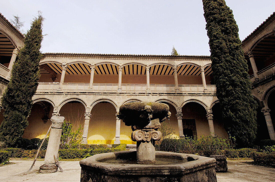 Cloister, Yuste monastery. Cáceres province, Extremadura, Spain