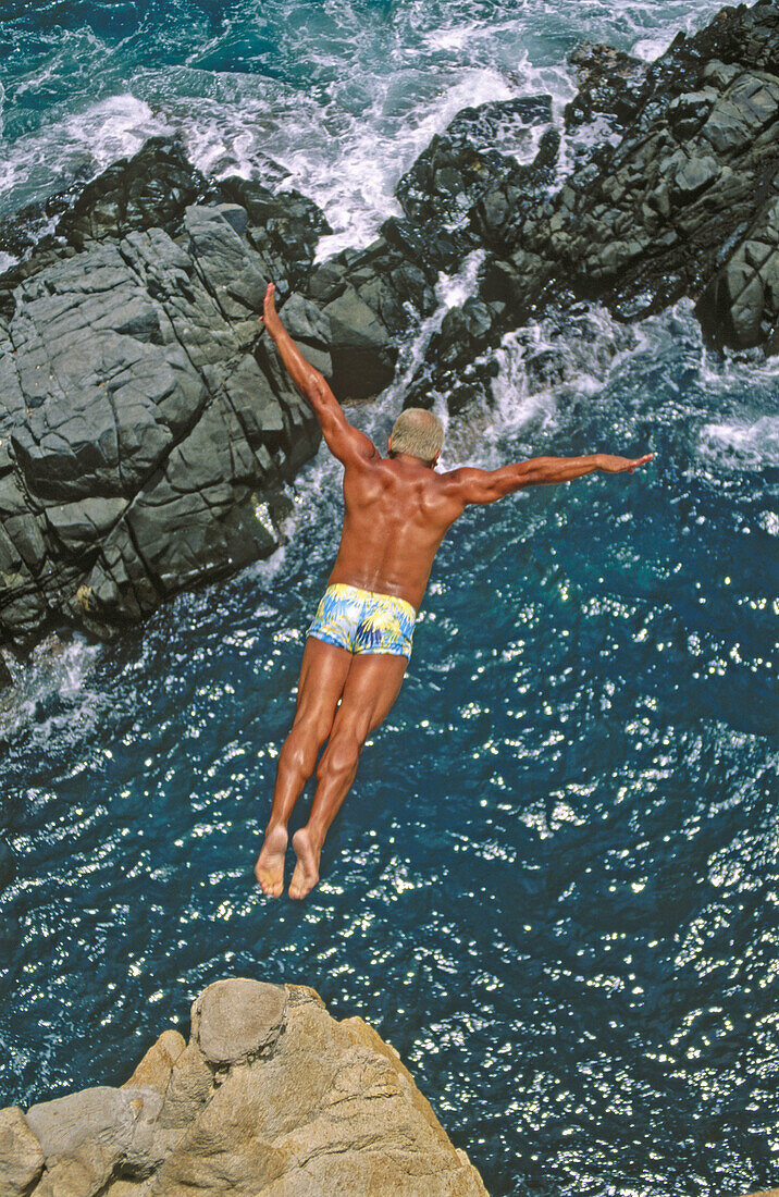 Cliff diving at La Quebrada, Acapulco, Mexico
