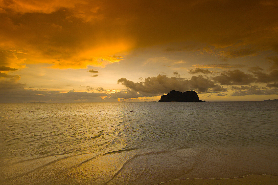 Sunset over Vomo Lailai island, Fiji