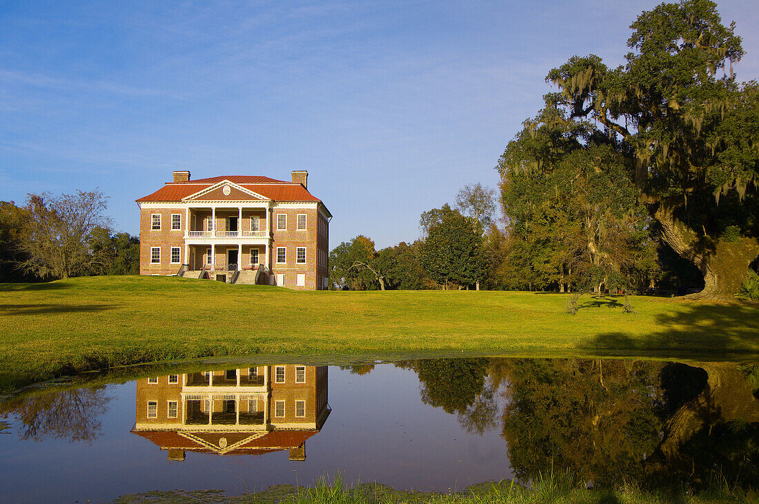 The plantation house at the Drayton Hall plantation, Charleston, South Carolina