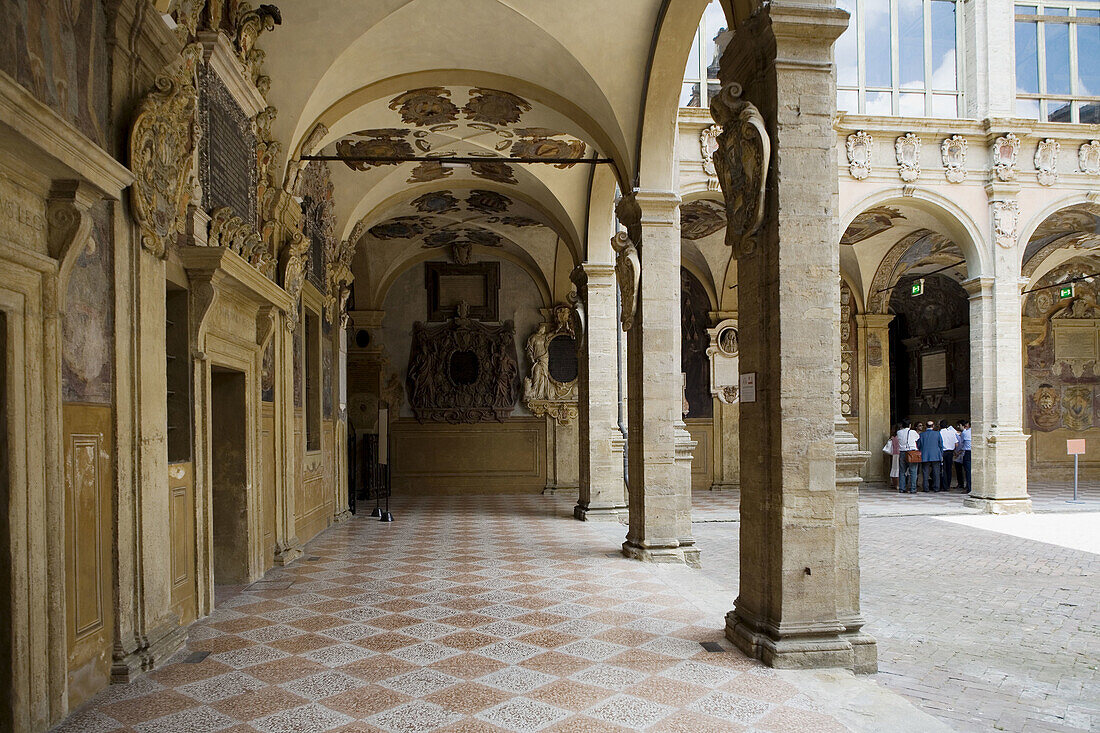 Palazzo dellArchiginnasio, Bologna. Emilia-Romagna, Italy