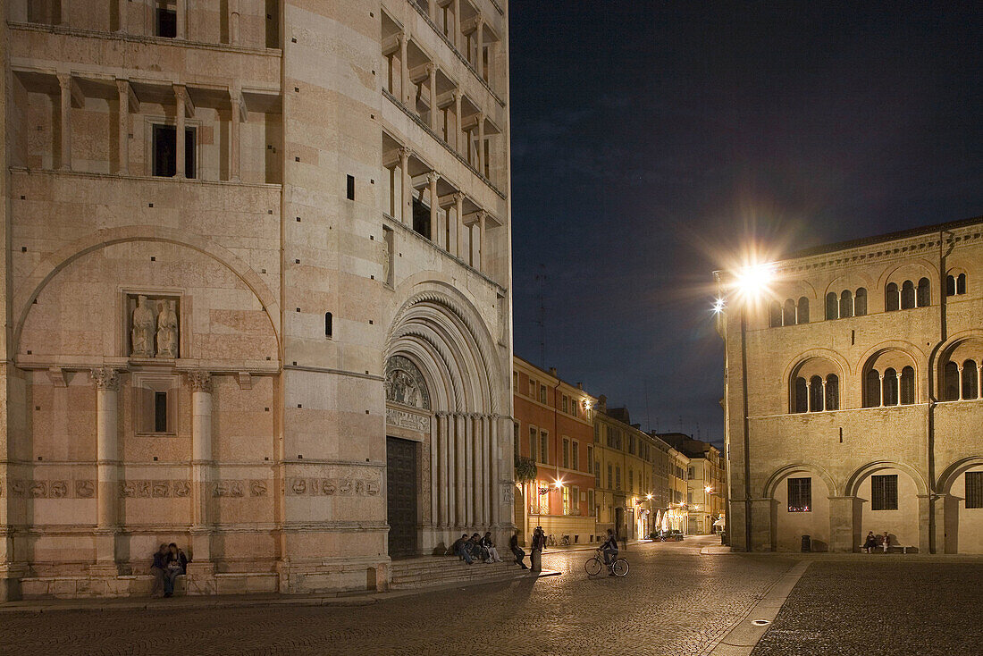 Piazza Duomo, Baptistry. Parma. Emilia Romagna. Italy.