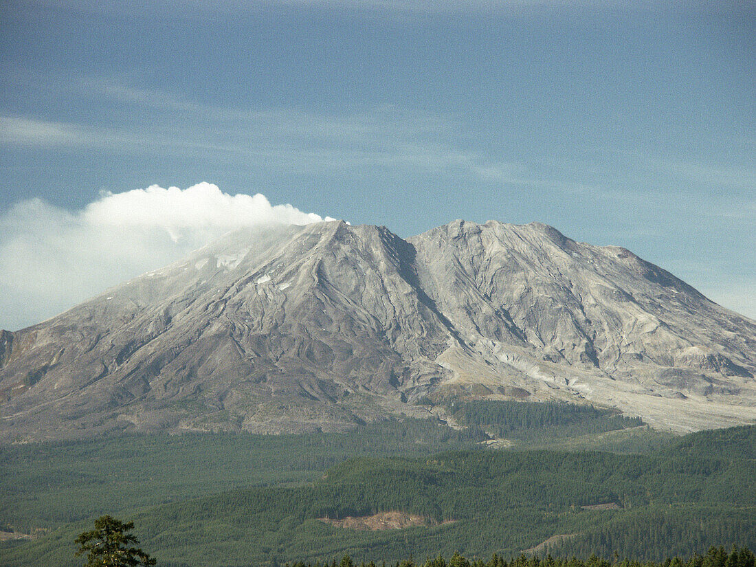 Mount St. Helens smoke venting. Washington, USA