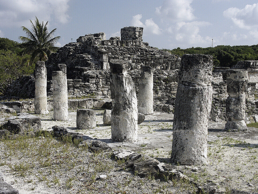 Ruinas del Rey (Ruins of the King), Mayan archeological site (postclassic period, 1250-1521) near Cancún. Yucatán, Mexico