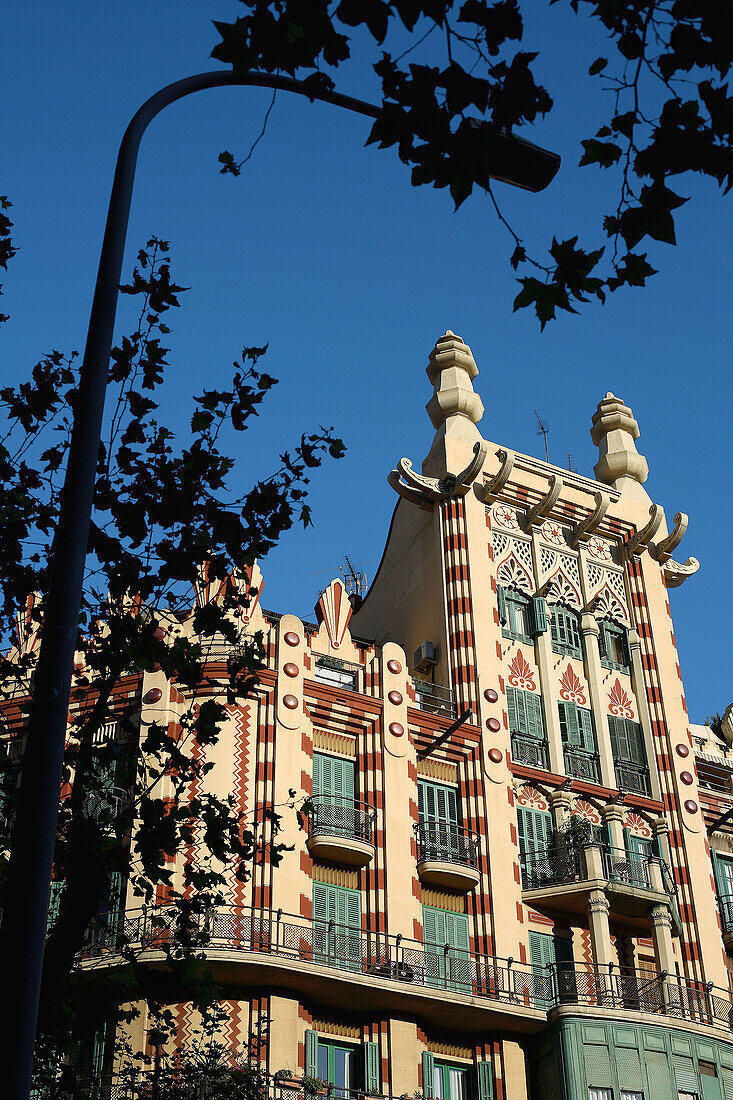 Building in the Eixample, Barcelona. Catalonia, Spain