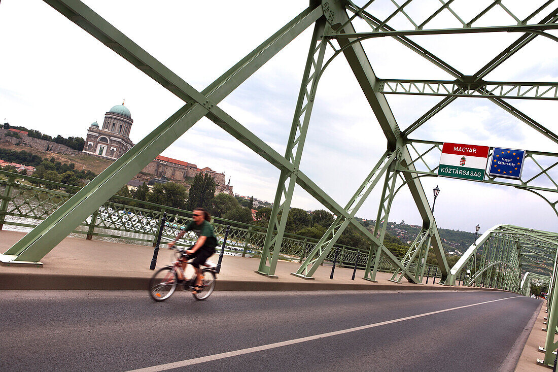 Maria Valeria Brücke und die ungarische Grenze, Esztergom, Ungarn