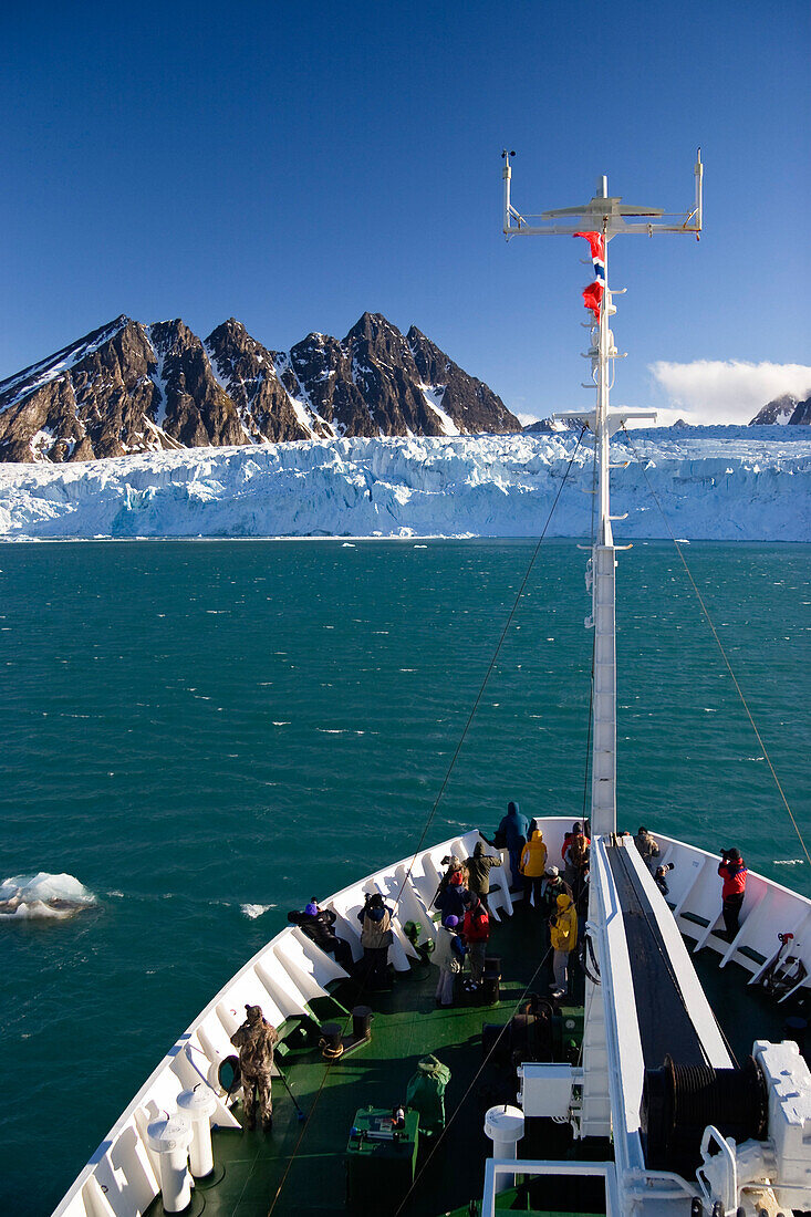 Monaco Gletscher, Kreuzfahrtschiff, Spitzbergen, Norwegen