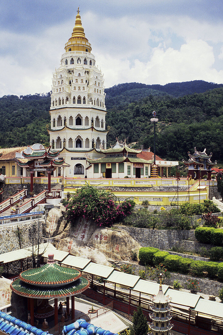 Kek Lok Si - Temple of the thousand Buddhas Kek Lok Si temple Ban Po Thar thousand Buddhas pagoda