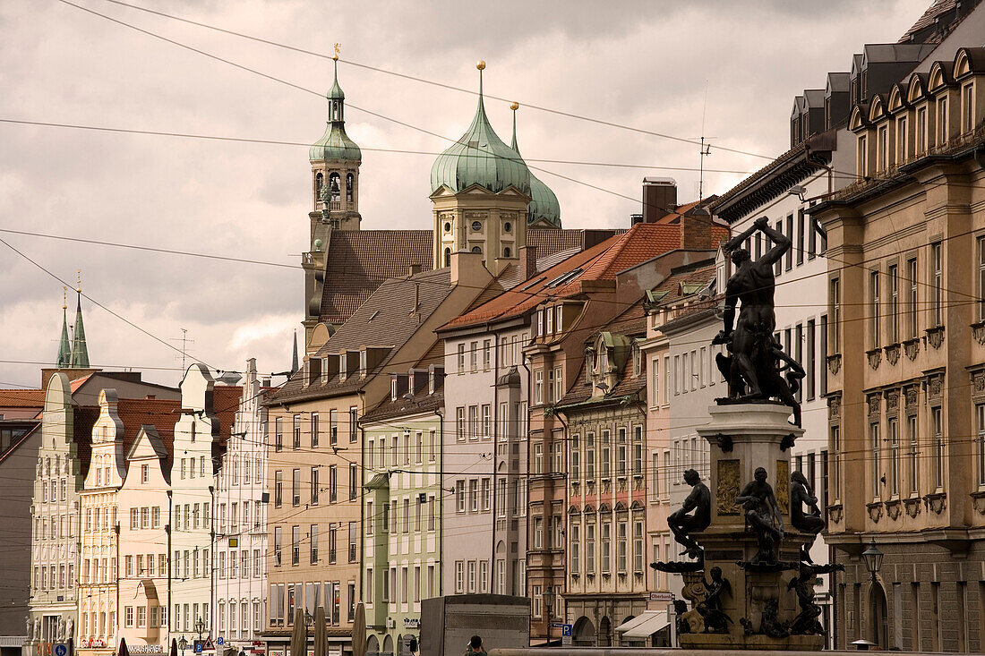 Maximilianstrasse mit Herkulesbrunnen, Augsburg, Bayern, Deutschland, Europa