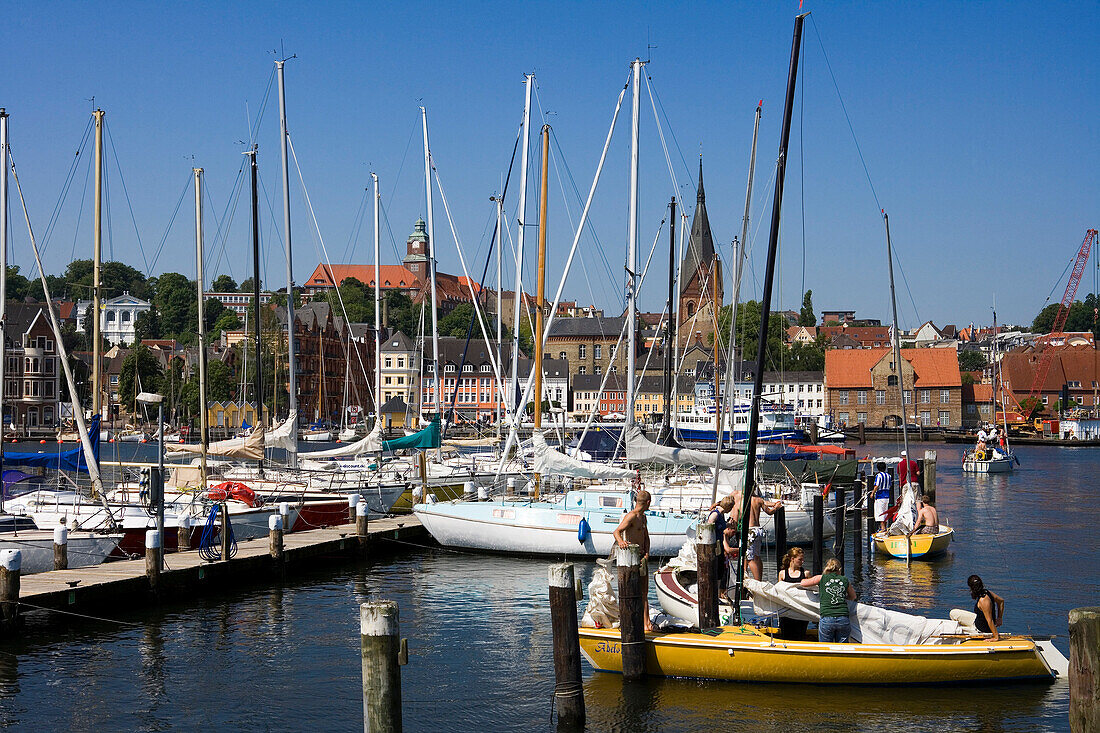 Segleboote im Flensburger Hafen, Schleswig-Holstein, Deutschland