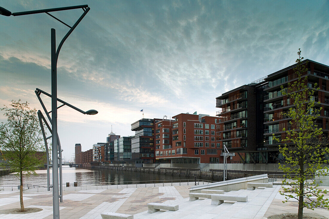 Bürogebäude am Sandtorhafen in der Hafencity, Hamburg, Deutschland