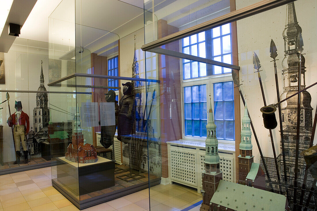 Menschenleerer Ausstellungssaal im Museum für Hamburgische Geschichte, Hamburg, Deutschland, Europa