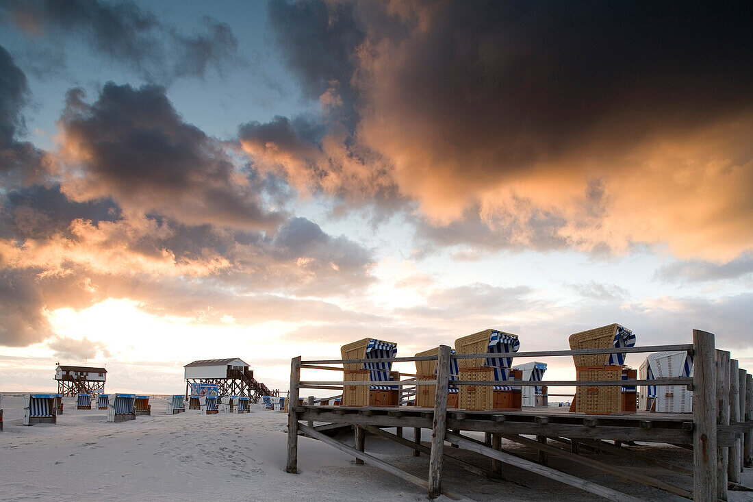 Beach chairs on the beach in the evening, St. Peter Ording, Eiderstedt peninsula, Schleswig Holstein, Germany, Europe