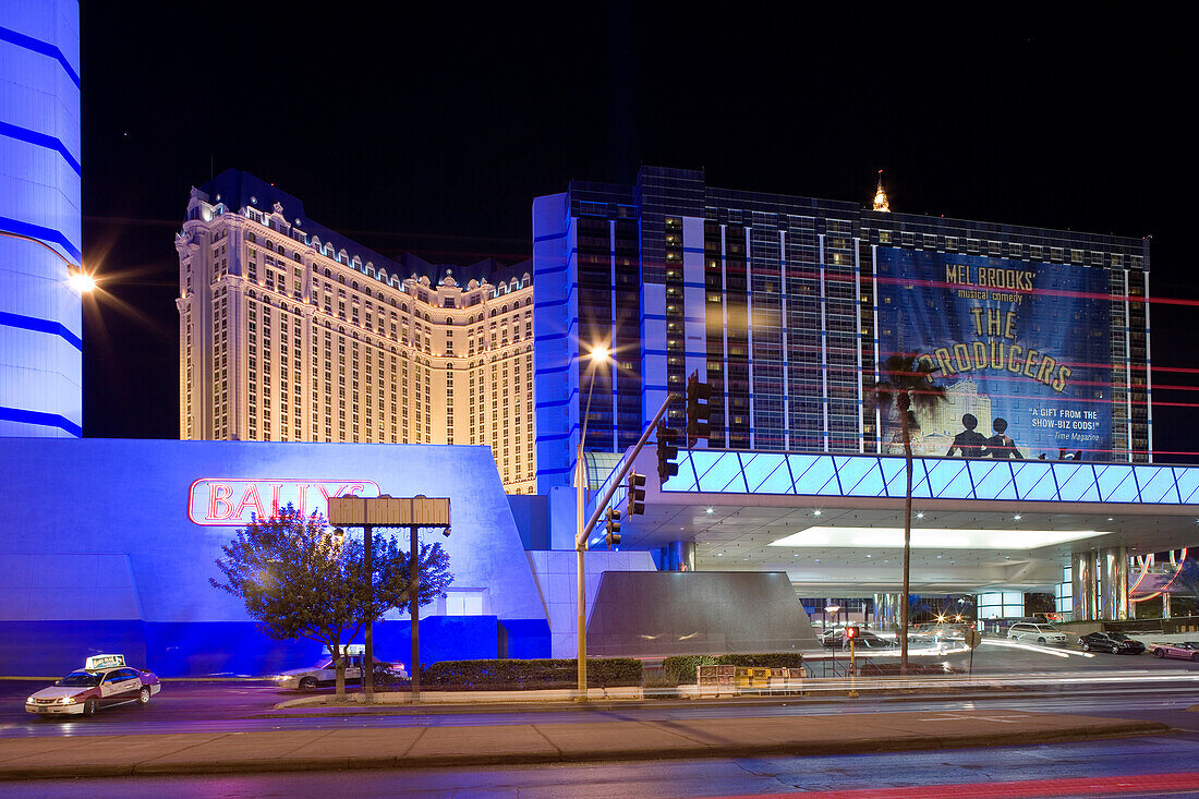 Ballys, Paris Hotel and Casino in the background, Las Vegas, Nevada, USA