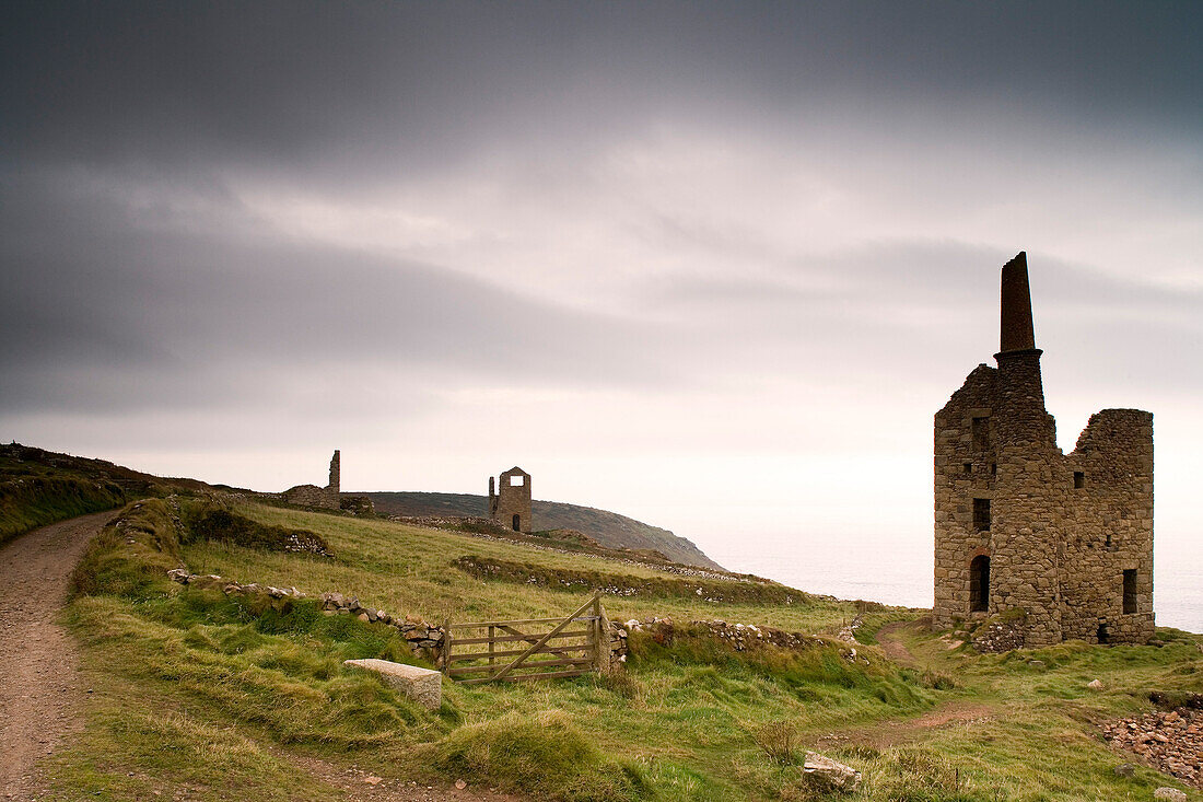 Europe, England, Cornwall, Old tin mines near Botallack