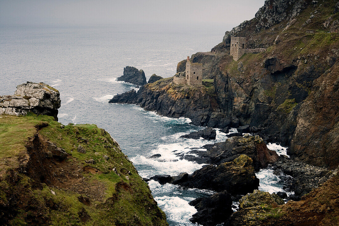 Europe, England, Cornwall, Old tin mines near Botallack