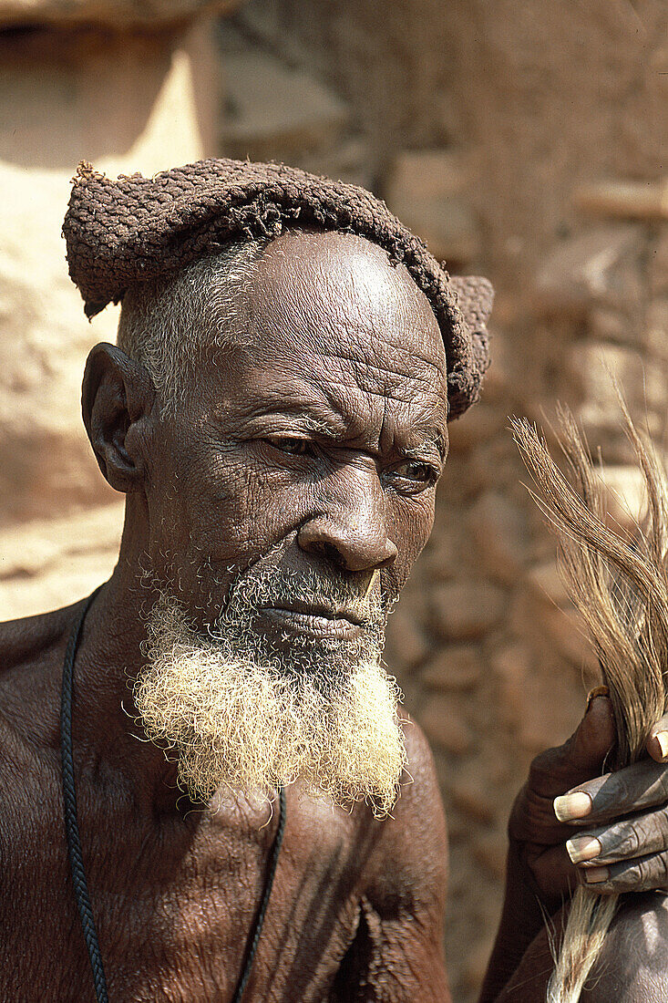 Dogon man portratit. Dogon Country. Mali.