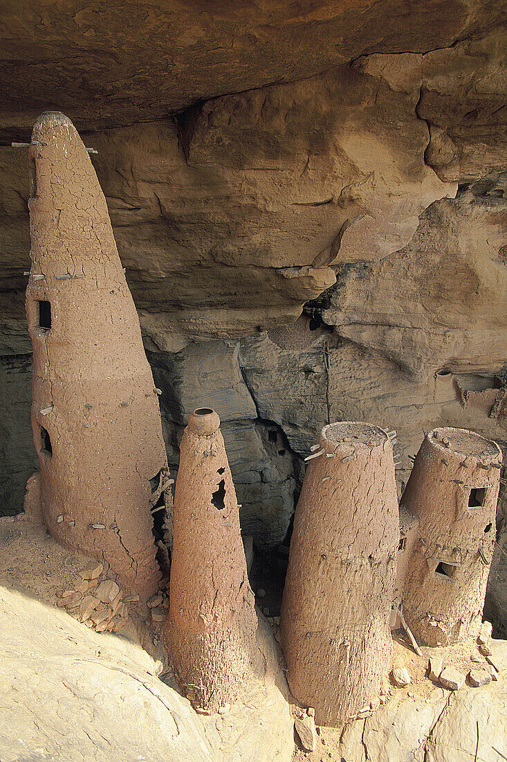 Bandiagara cliffs. Clay architecture. Dogon Country. Mali.