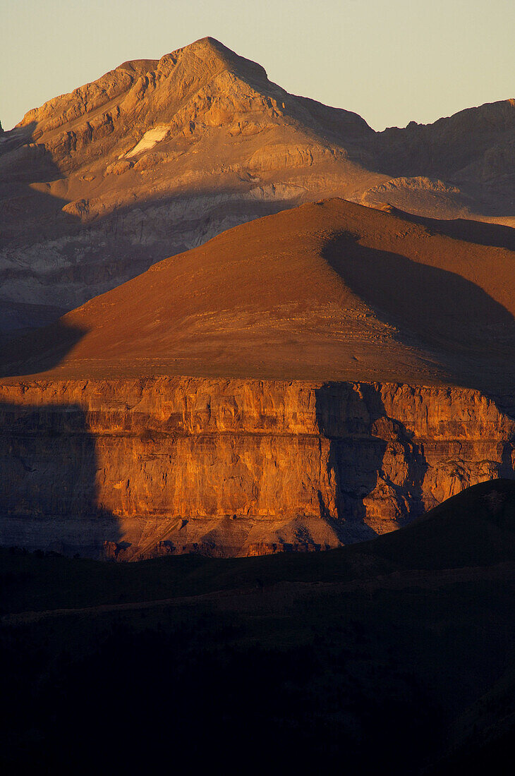 Monte Perdido (3355 m.), Ordesa Valley, Pyrenees Mountains. Huesca province, Aragón. Spain