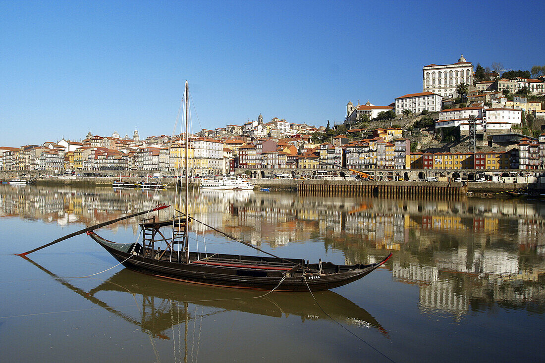 Oporto view from Douro river. Portugal.Vista de Oporto desde el rio Duero, Portugal