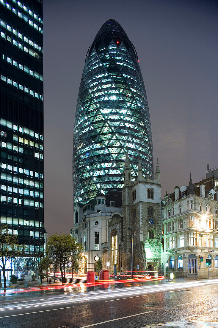 Swiss Re Headquarter, 30 St Mary Axe, von Sir Norman Foster entworfener Unternehmenssitz in der Londoner City, London, England, Europe