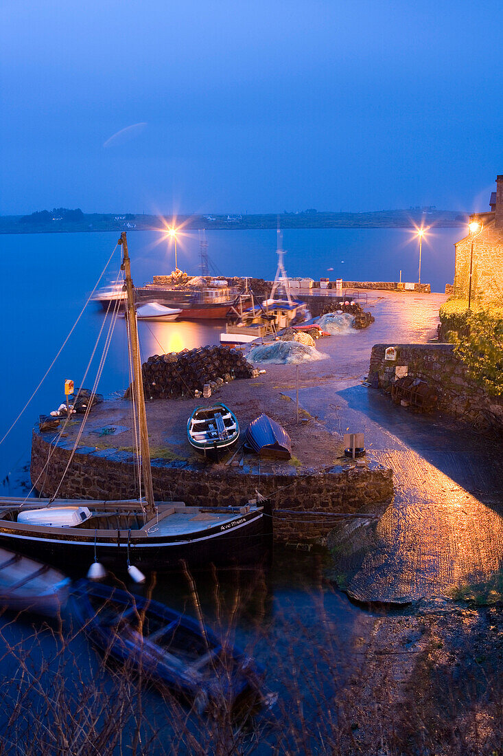 Hafen des Fischerdorfs Roundstone, County Galway, Irland,Europa