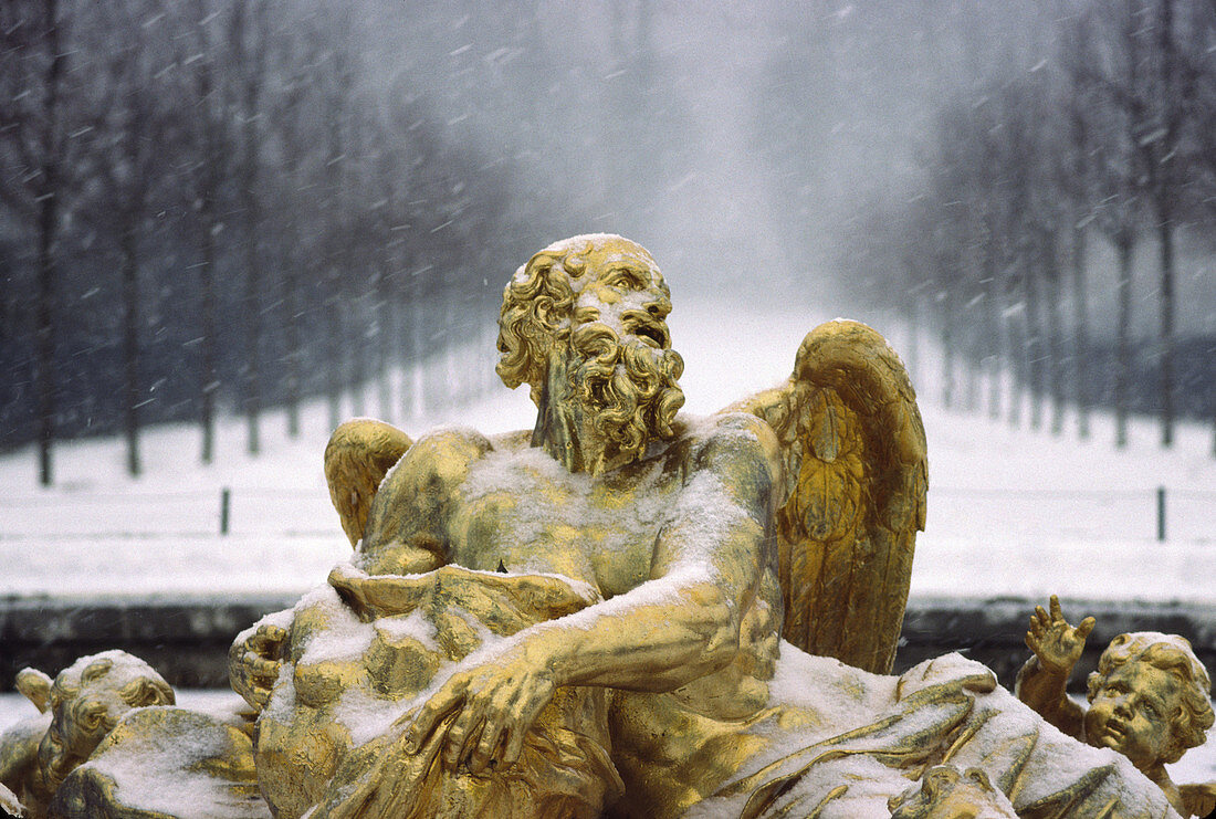 Versailles, castle, park, fountain, golden sculpture, winter, snowfall, France