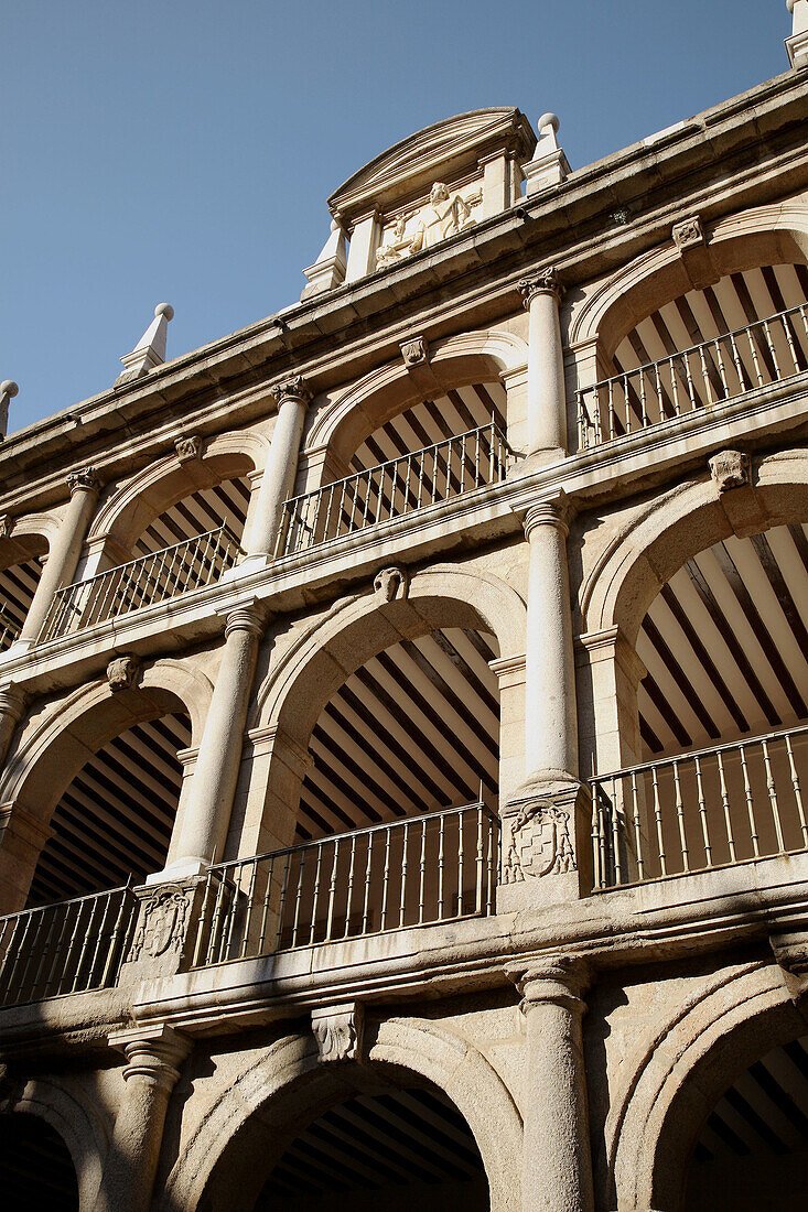 Courtyard of the old Colegio Mayor de San Ildefonso (now rectors office) of the University of Alcalá de Henares, Alcalá de Henares. Madrid, Spain