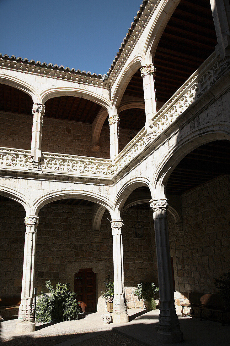 Patio del Castillo de los Mendoza, Manzanares el Real, Comunidad de Madrid. Spain.