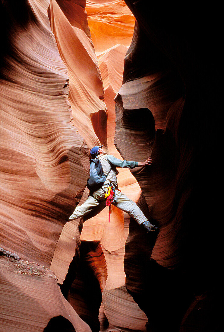 USA Arizona, Antilope Canyon, Climber
