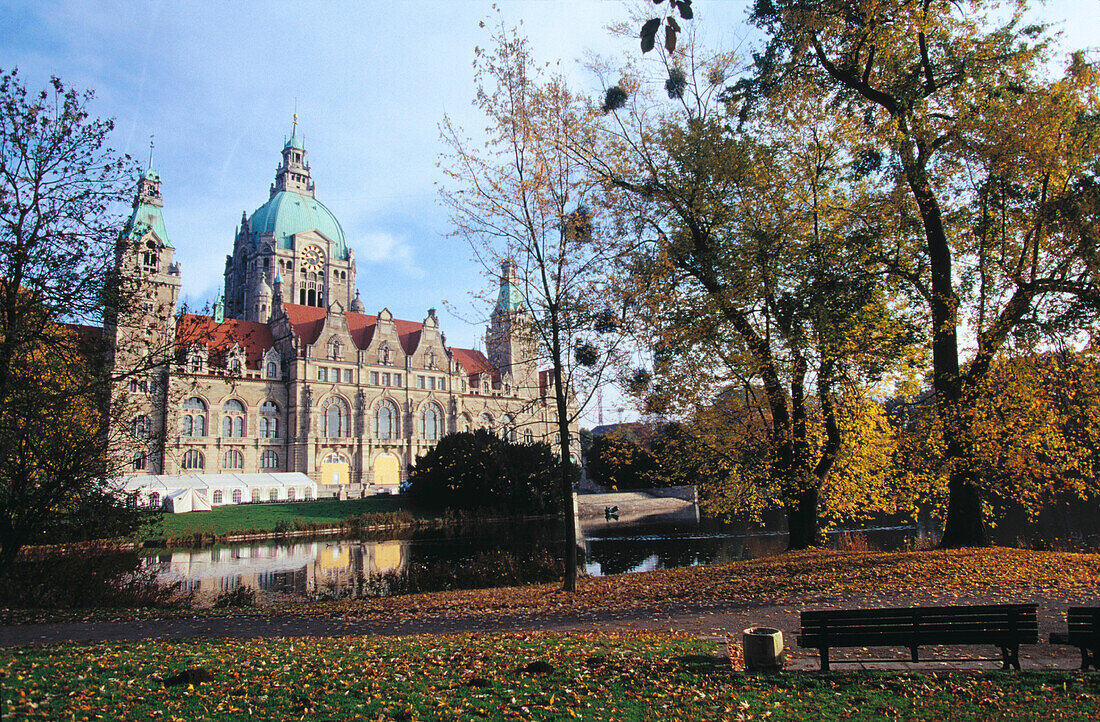 Maschteich im Maschpark vor dem Neuen Rathaus. Hannover. Deutschland