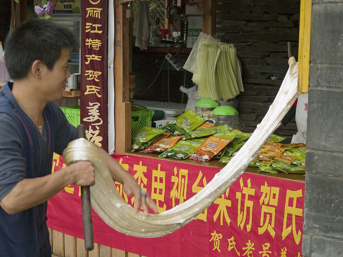 pulling taffy, Lijiang, China